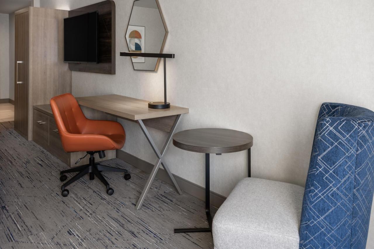 Holiday Inn Express Hotel & Suites Brattleboro By Ihg Kültér fotó