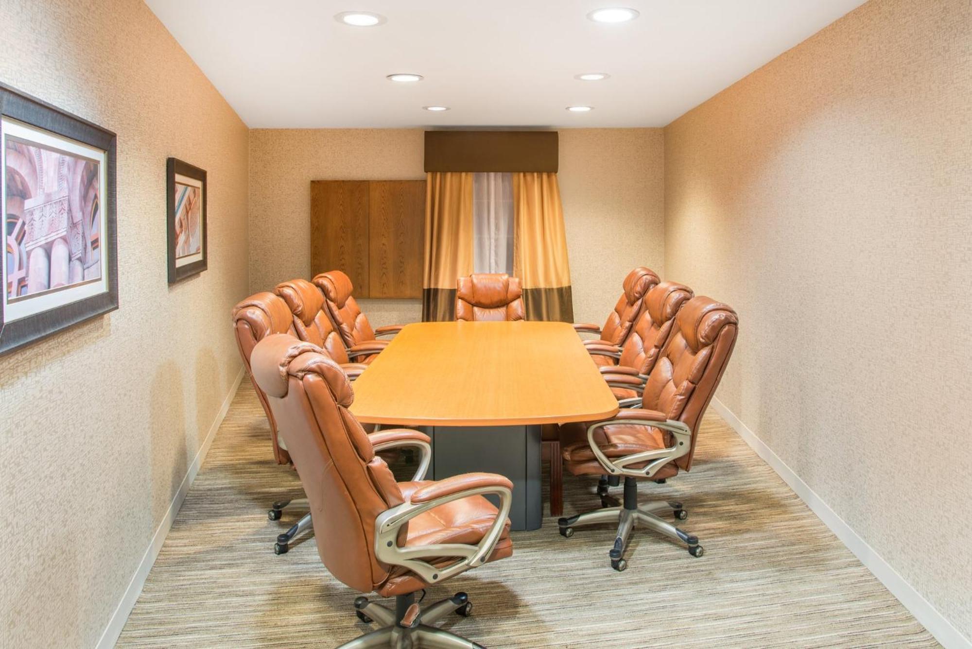 Holiday Inn Express Hotel & Suites Brattleboro By Ihg Kültér fotó