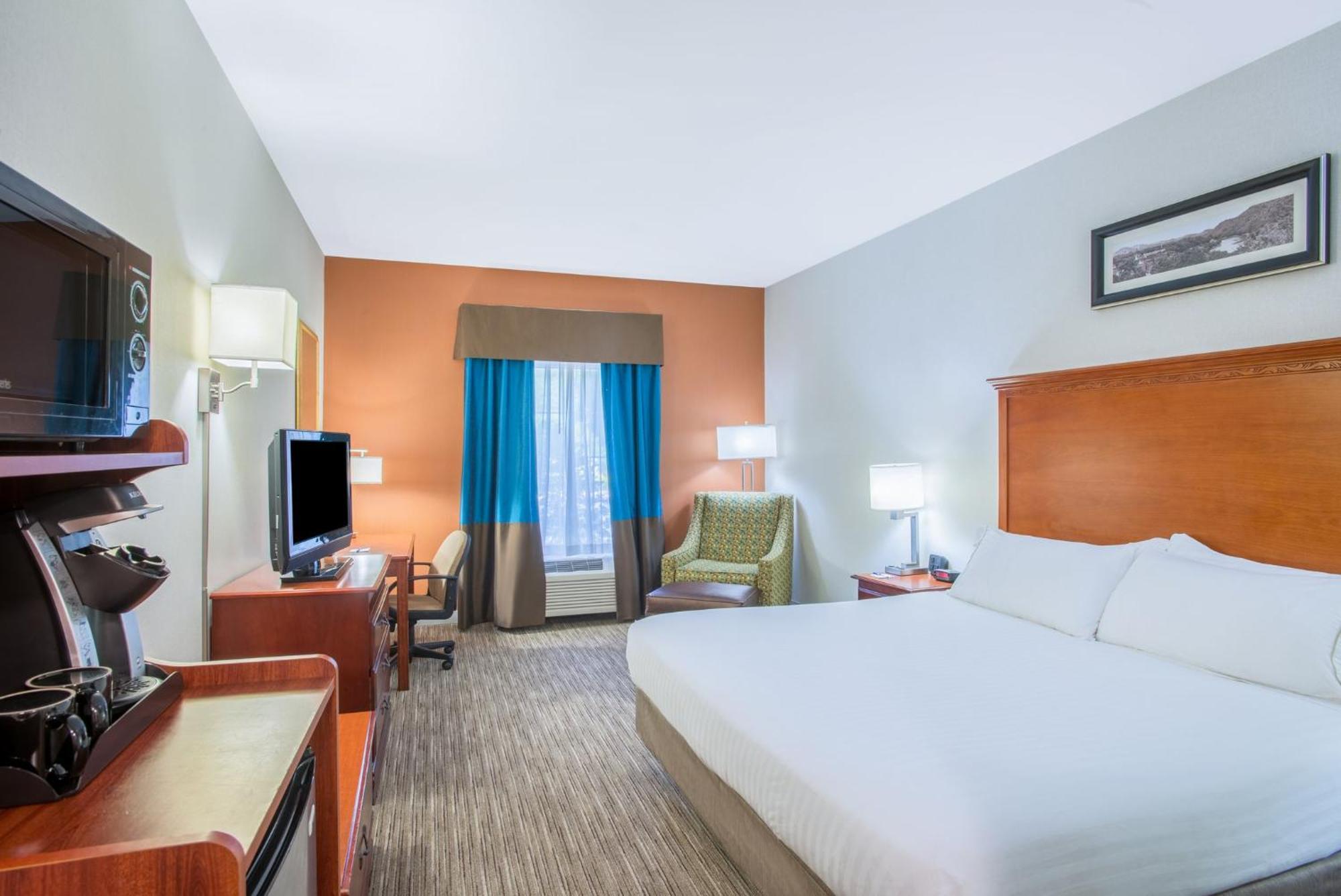 Holiday Inn Express Hotel & Suites Brattleboro By Ihg Kültér fotó