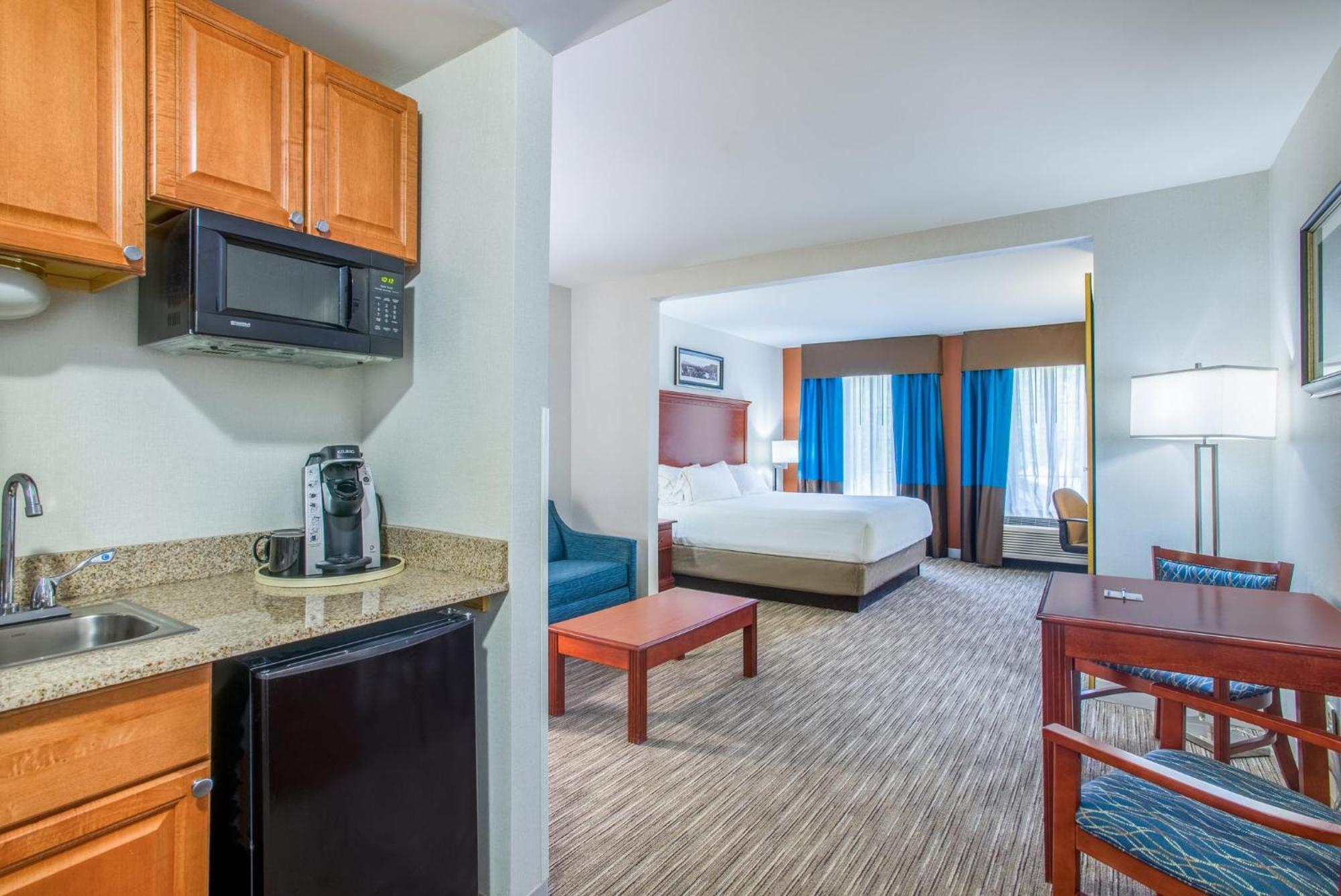 Holiday Inn Express Hotel & Suites Brattleboro By Ihg Kültér fotó