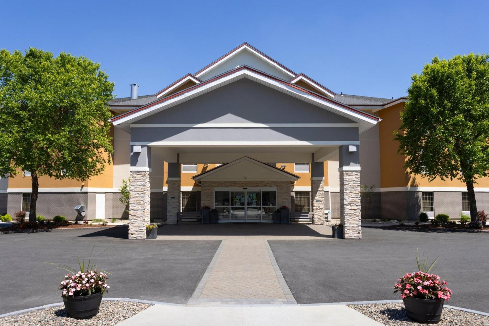 Holiday Inn Express Hotel & Suites Brattleboro By Ihg Kültér fotó